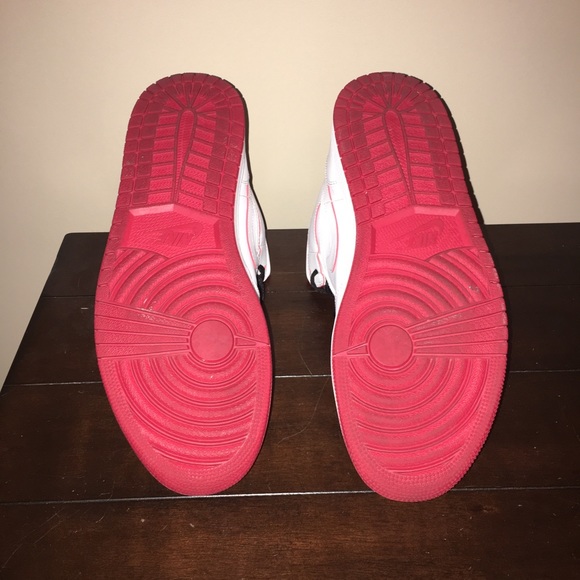 Jordan 1 - Picture 4 of 8